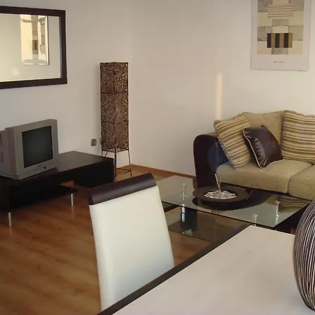 English House Two Bedroom & Living Lägenhet *