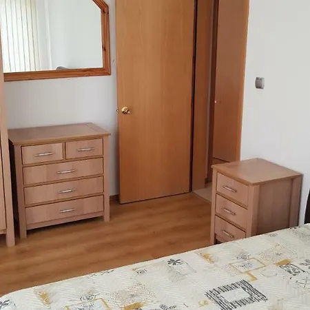English House Two Bedroom & Living