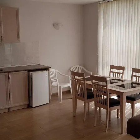 English House Two Bedroom & Living Lägenhet *