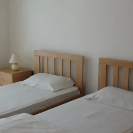 דירה English House Two Bedroom & Living