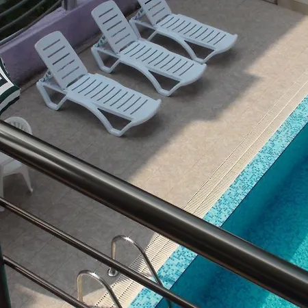 English House Two Bedroom & Living סבטי ולאס