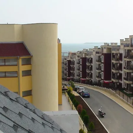 דירה English House Two Bedroom & Living