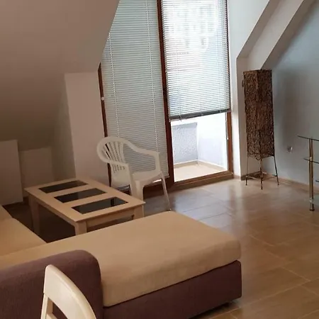 דירה English House Two Bedroom & Living סבטי ולאס