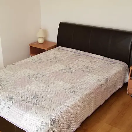 דירה English House Two Bedroom & Living *