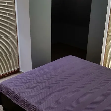 דירה English House Two Bedroom & Living סבטי ולאס