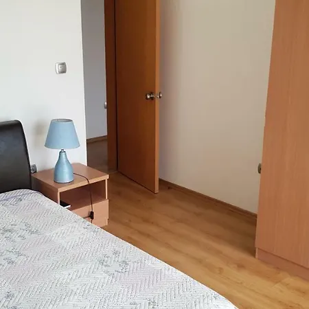 דירה English House Two Bedroom & Living