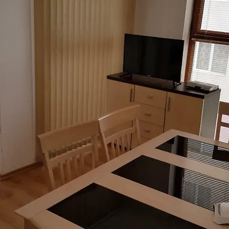 English House Two Bedroom & Living סבטי ולאס